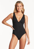 Sea Level Scallop V-Neck Fullpiece