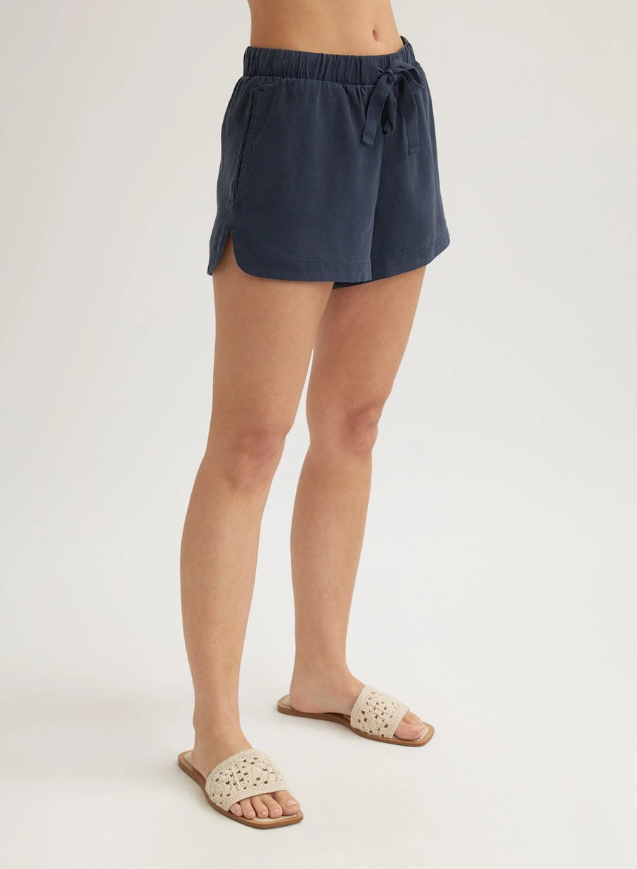 Bella Dahl Flowy Dolphin Short