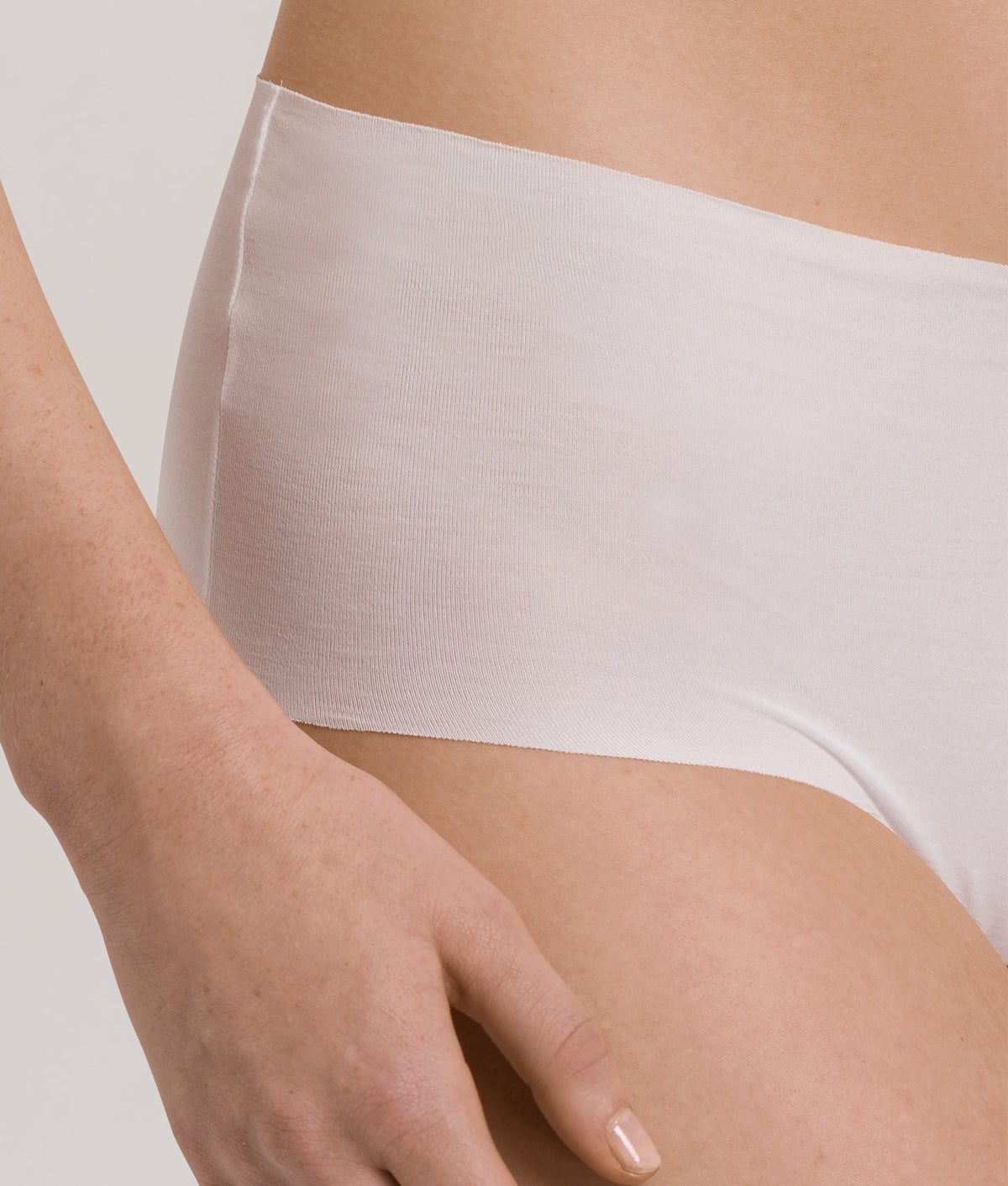 Hanro Invisible Cotton Hipster Panty
