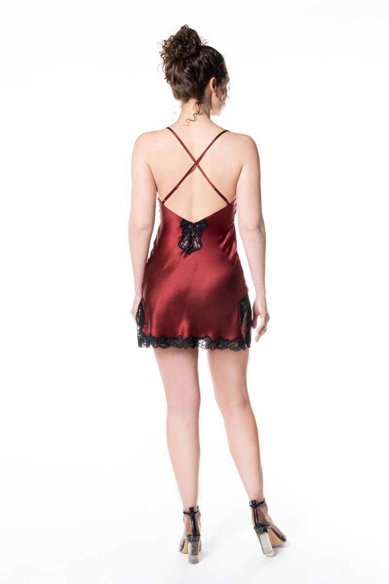 Melmira Bra & Swimsuits - Warmer weather calls for rockin' that lacy  bandeau bra! #theartoffitting #regram photo: @darkmintdaisy  @dancingwithflyingcolors bra: @shopcosabella